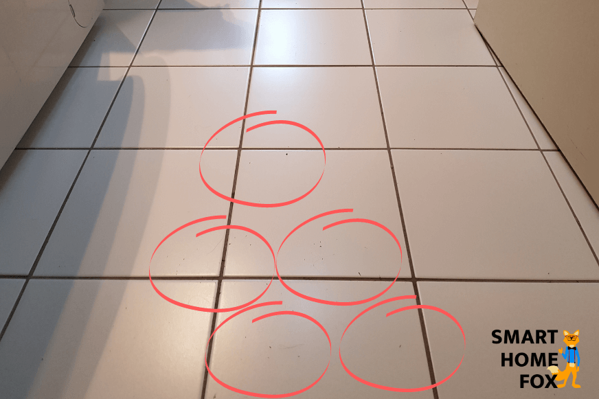 aspirateur robot yeedi mop station saletes sur carrelage